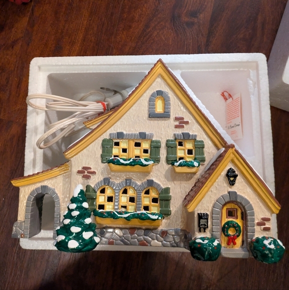 depaerment 56 Carmel Cottage Charming Holiday Village House with Lights - Picture 2 of 6